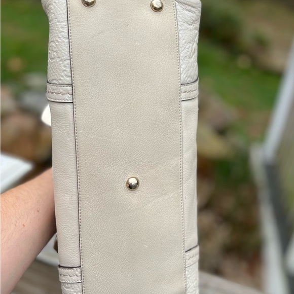 Gucci med size satchel in good condition! - Picture 2 of 9